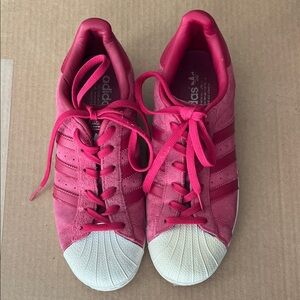 Adidas pink suede superstar